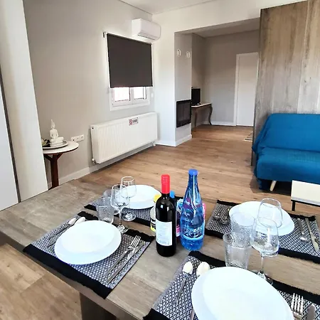 Joanna Deluxe Kynopiástai